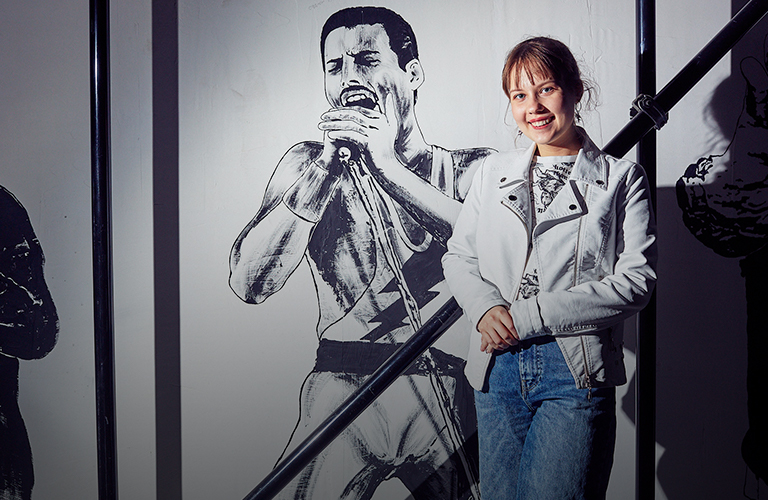 М-м-м, восьмиклассница — юная владимирская вокалистка, дважды выступавшая в Кремле