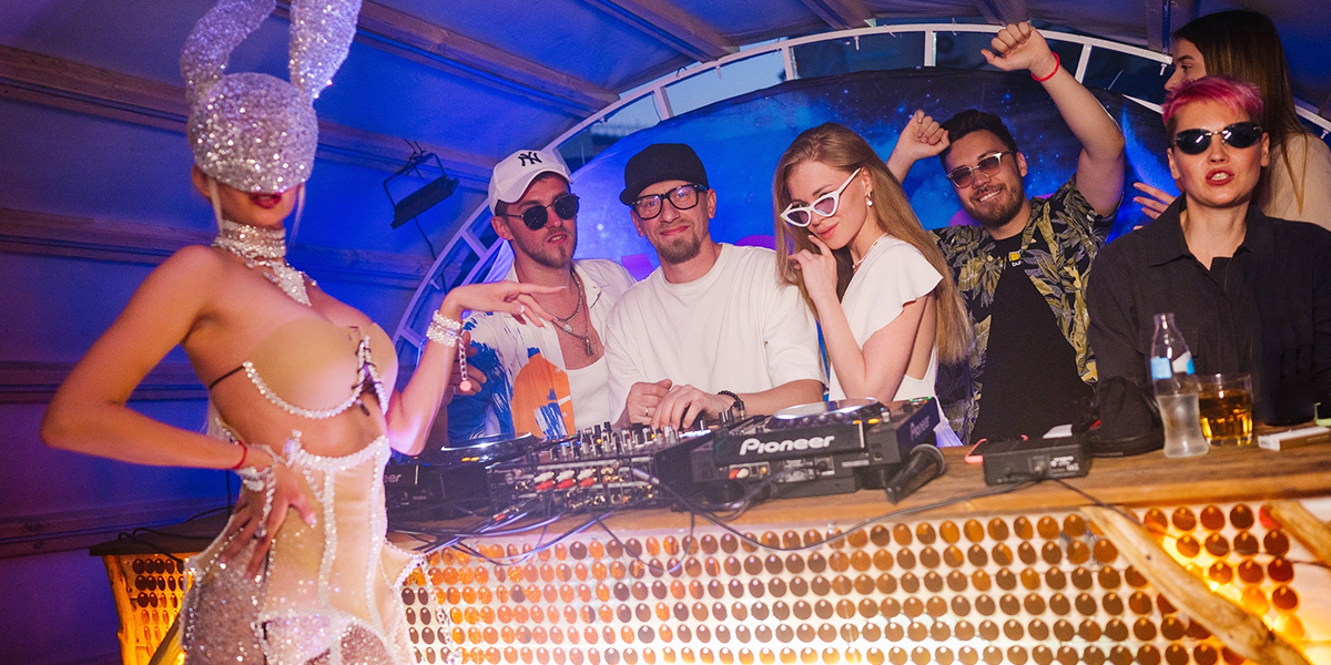 Гипнотическая электроника на вечеринках владимирского диджей-комьюнити BPM BUREAU