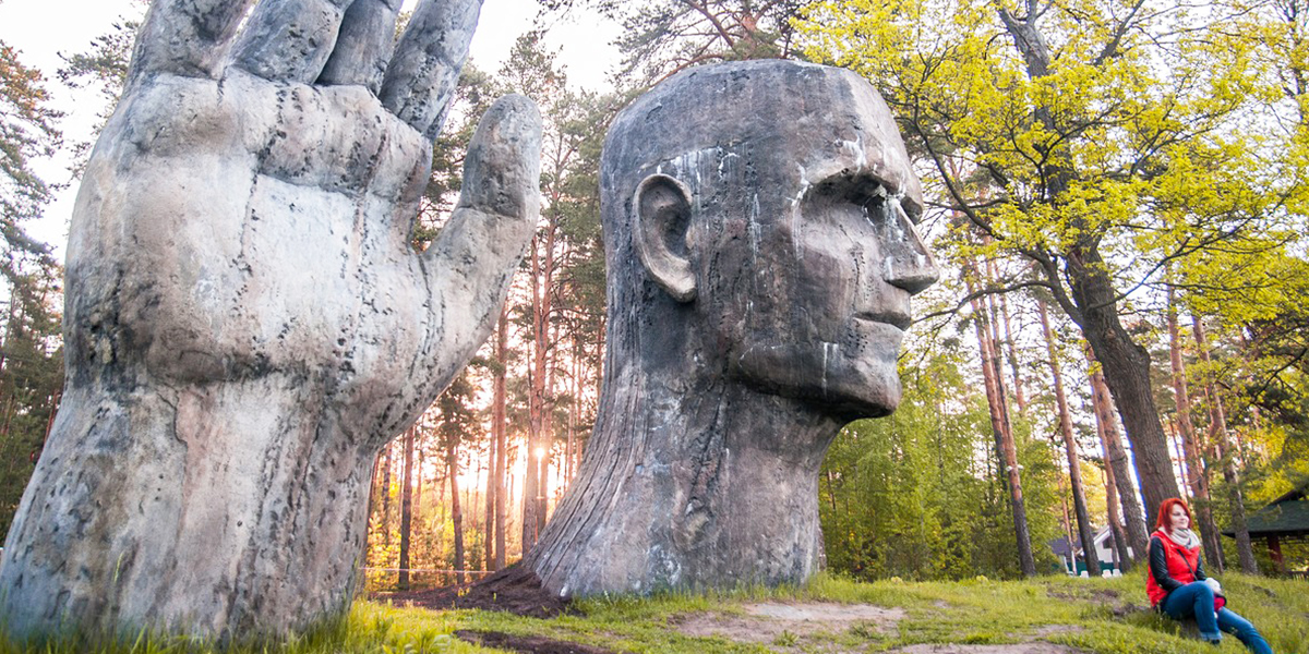 От острова Пасхи до пушкинской поэмы: легенды о происхождении колокшанского истукана