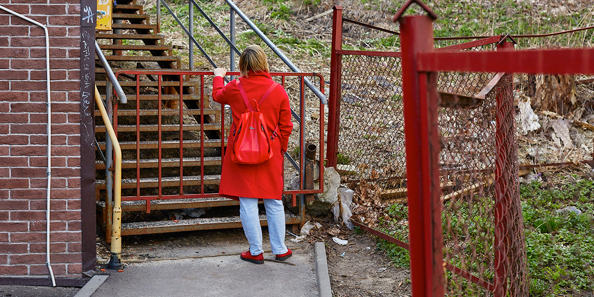 Минус две лестницы: подъемы, ведущие от вокзала к центру Владимира, перекрыли