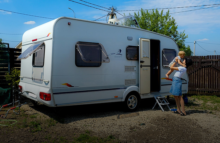Путешествовать в европейском стиле: автономность и уют дома на колесах