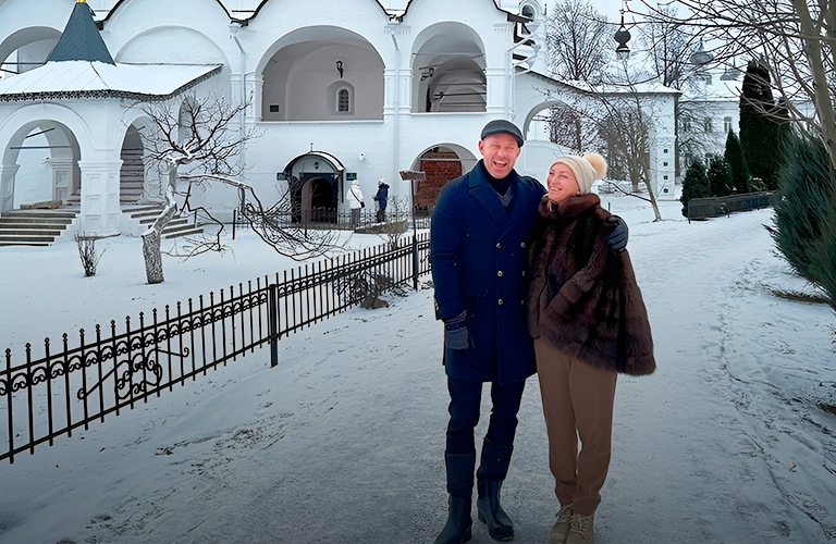 Парад звезд — Митя Фомин гулял в Суздале, а блогер Никита Тау исследовал Мстёру