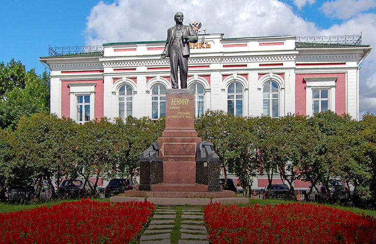 Первый памятник Ленину во Владимире был типовым, но… крамольным
