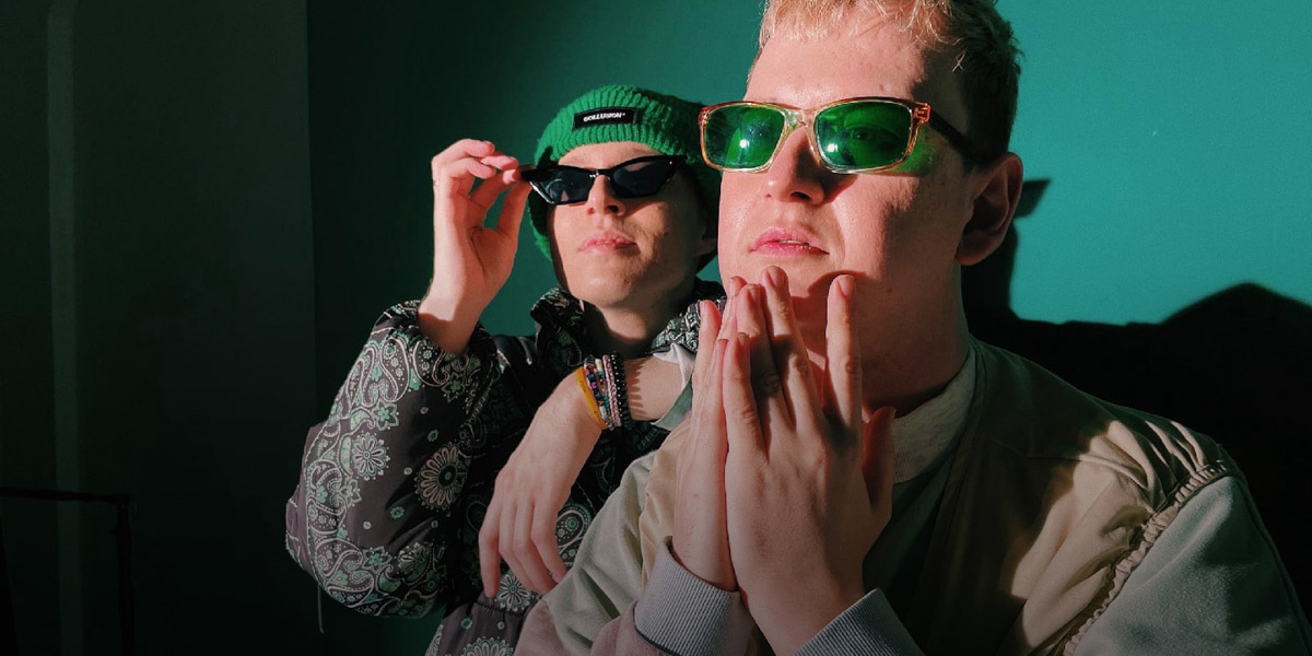 «При работе с текстами безграмотность не мешает»: как двоечник по русскому стал рэпером дуэта BLESSWOOD 