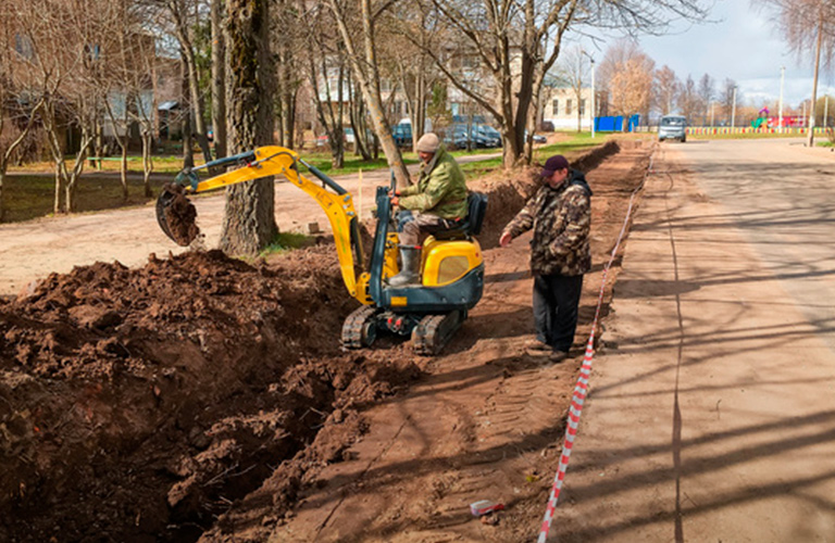 Парковка за 445,5 тысяч и дорога за 108 млн рублей. Что еще делают в регионе?