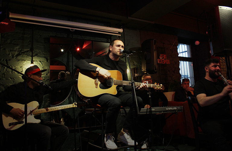 От лирики до хоровода: выступление группы «После 11»