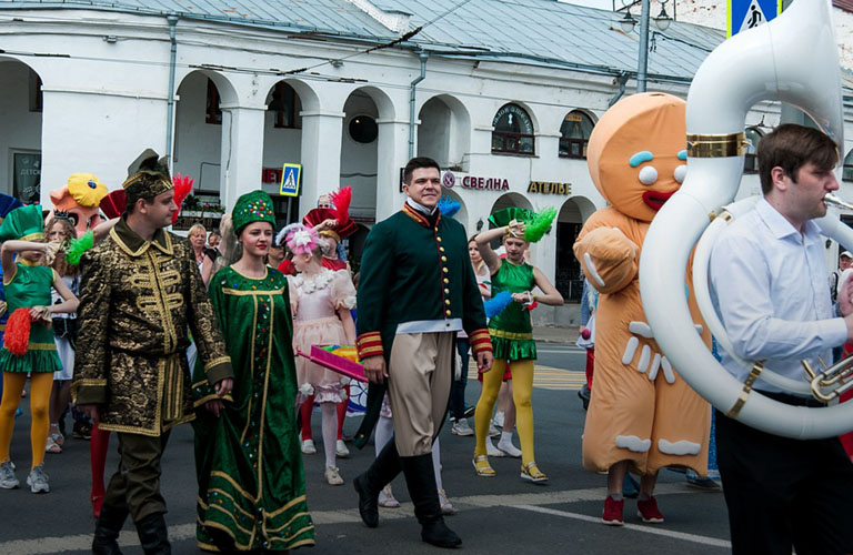 Парад самозванца. Сладкий фестиваль со вкусом Павлика