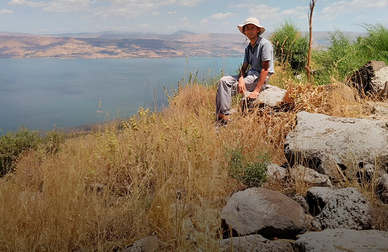 Керамика вместо рукописей: как владимирский филолог стал заведовать лабораторией в Хайфе