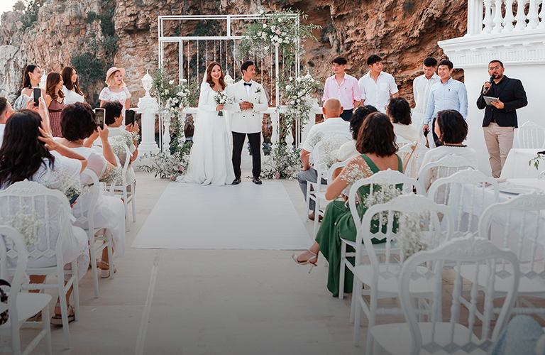 Бракосочетание популярных блогеров и другие свадьбы владимирского ведущего в Турции