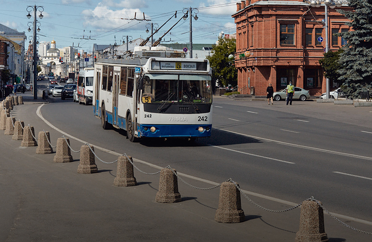 Изменение маршрутов и дополнительные автобусы. Как поймать нужный транспорт в День города?