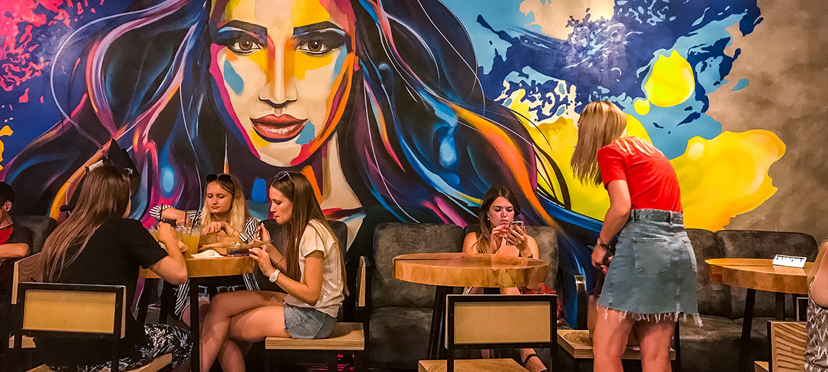 Ты не попал в хит-парад? А мы попали в ресторан Ольги Бузовой