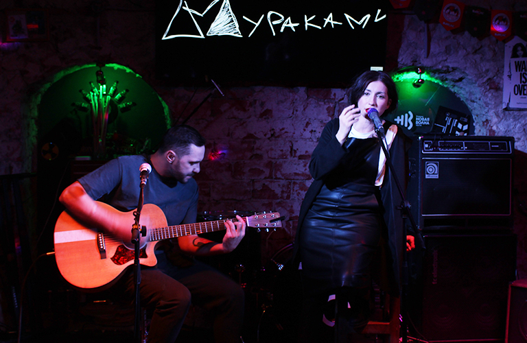 «Мураками» во Владимире: истории под акустику про грязные носки и любовь к жизни