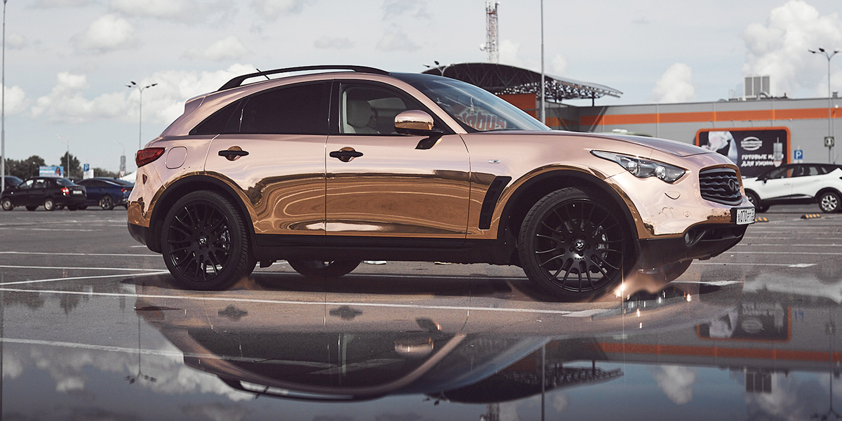 Infiniti цвета летнего заката владимирской бизнес-леди Юлии Берг