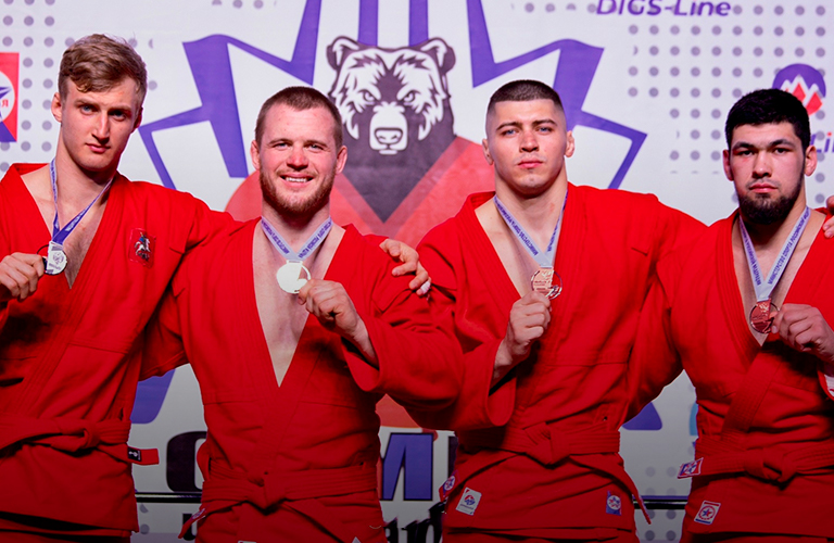 Золото в самбо, серебро в «Мире танков», бронза в керлинге. Полный комплект наград владимирских спортсменов