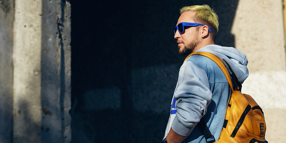 Рюкзак в цвет волос и другие эксцентричные образы владимирского стилиста-парикмахера