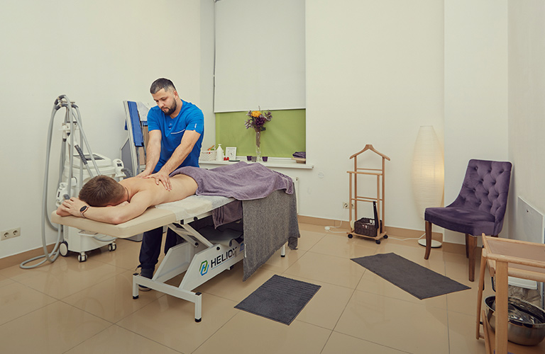 Укрепляемся и расслабляемся, прервав «сезон больной спины» чудодейственным массажем