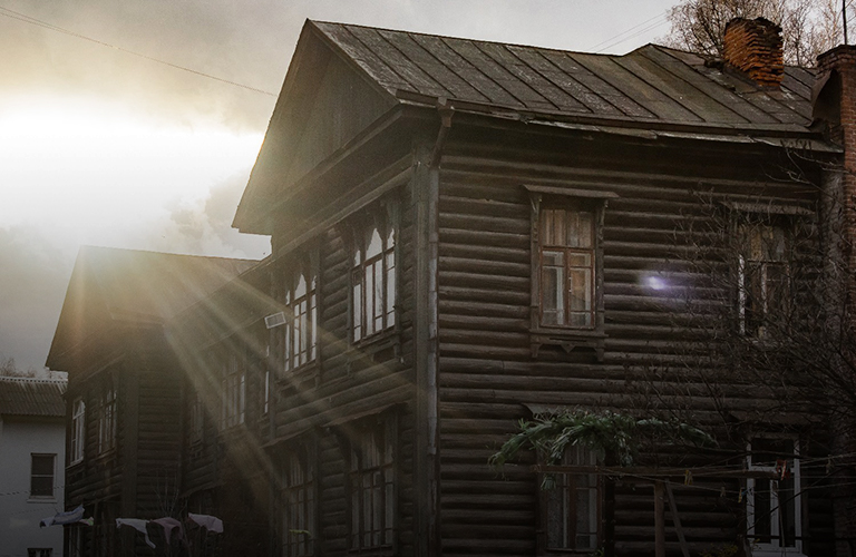 Деревянные дворцы, или Какие тайны хранят столетние здания на улице Хирурга Орлова?