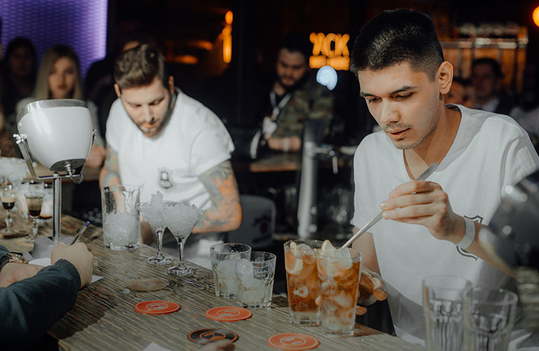 Speed Mix и Черный ящик. Итоги барменского турнира в новой локации