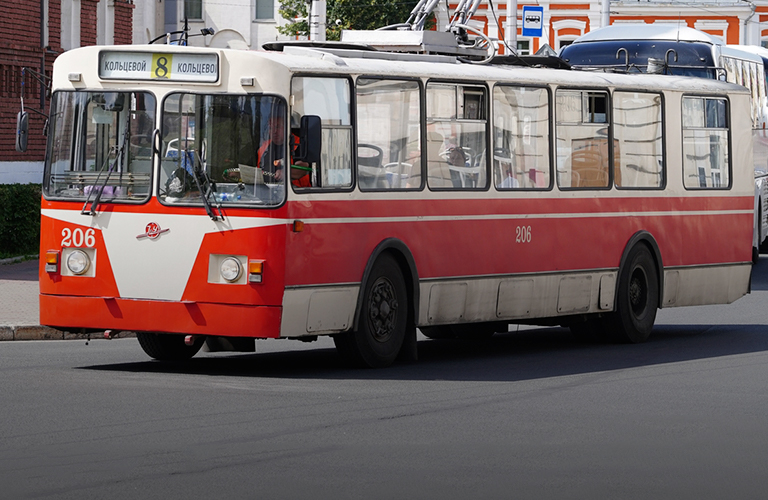 Экскурсия по Владимиру на ретротроллейбусе и путешествие по Оке на «крылатом» судне