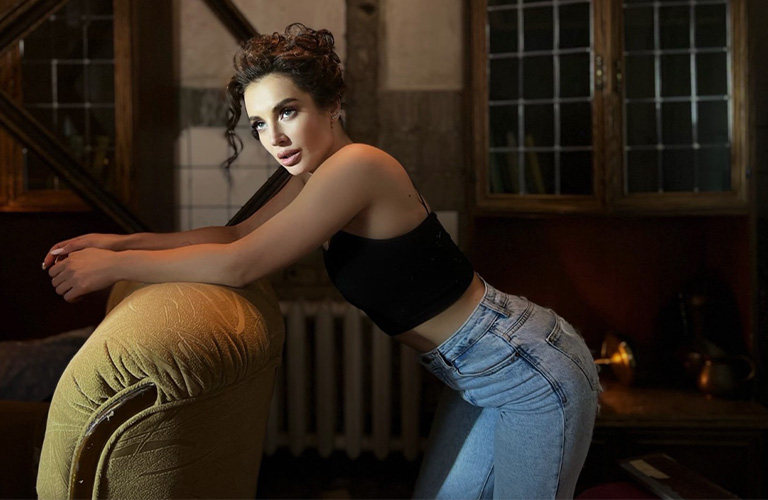 Хулиганская выходка, или Почему Ольга Задонская крушила огромным молотом все вокруг