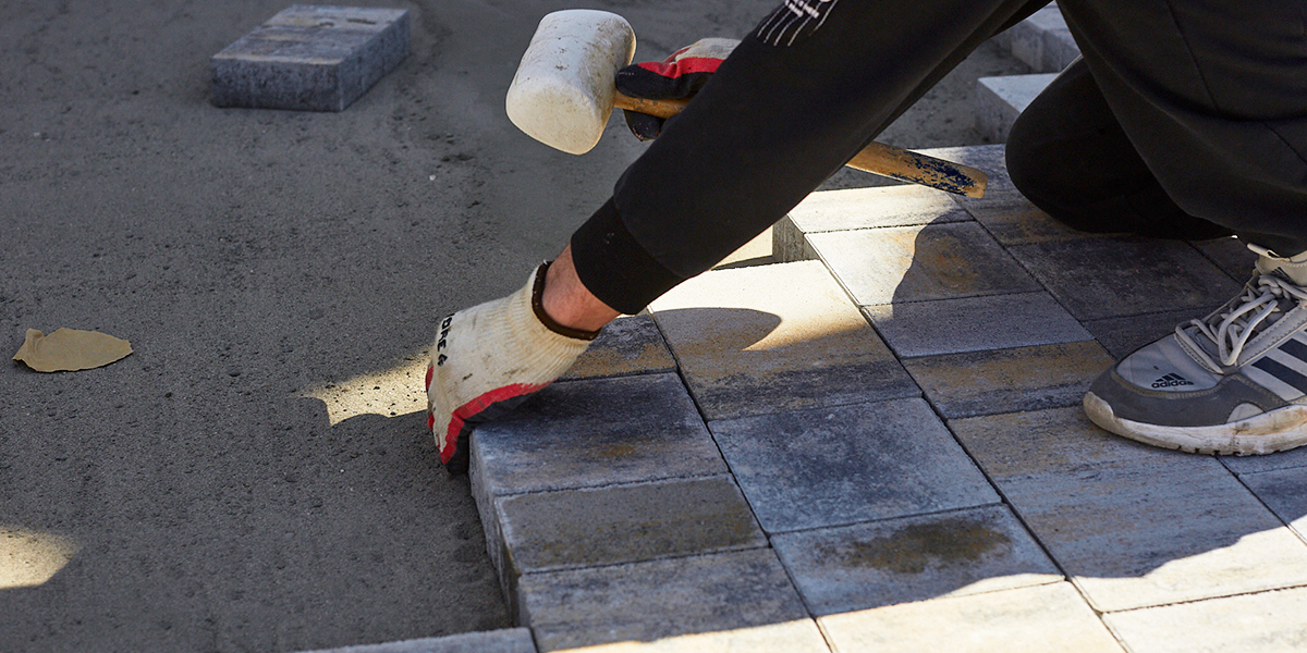 От заставы до заставы в одном стиле. На центральной улице Суздаля перекладывают плитку