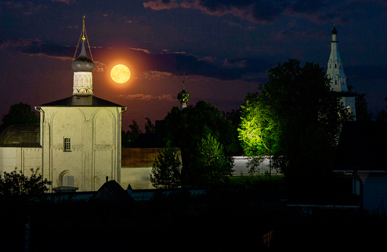 Волшебная ночь. Серебристые облака и грозовое суперлуние над Владимирской областью