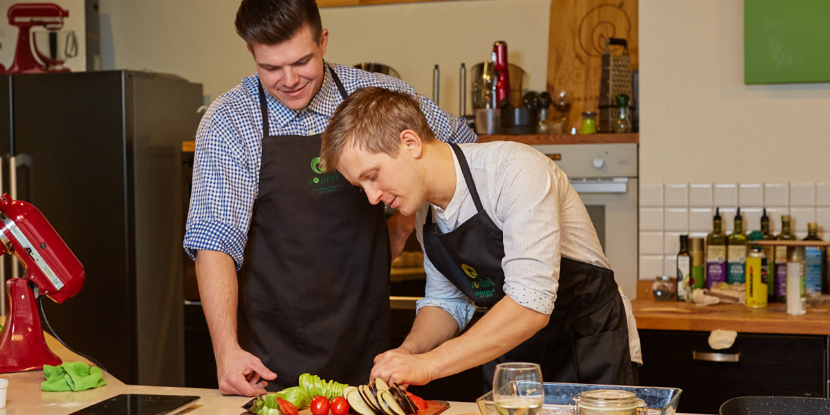 Соус «Зимняя вишня» для прованского тиана и владимирского Деда Мороза