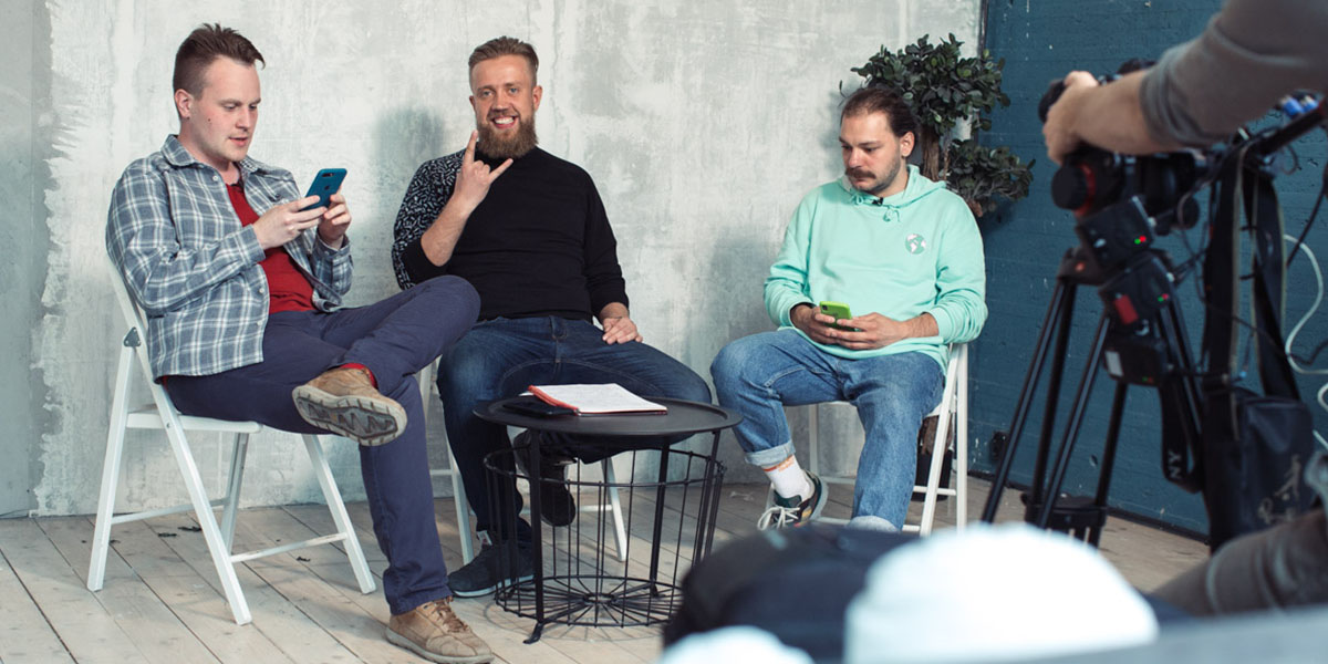 «Прожекторперисхилтон» по-владимирски: Три друга запустили шоу на YouTube