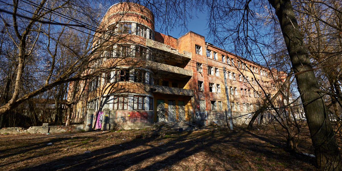 «Проклятые старые» дома, или Архитектурные аутсайдеры 33-го региона, не дождавшиеся ремонта