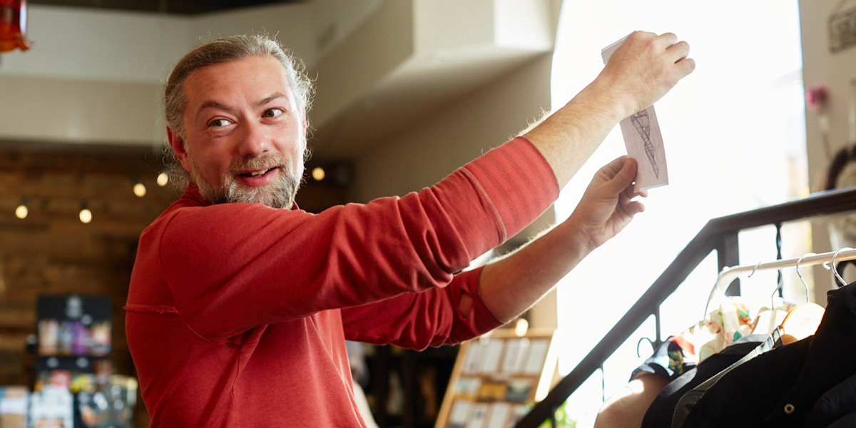 Искусство и секс: Евгений Кравцов представил свои работы на выставке товаров для взрослых