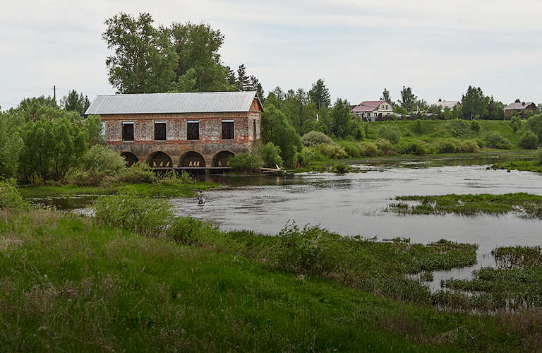Развернутое созерцание на берегу Нерли, или Как Заполицкая ГЭС стала творческой площадкой