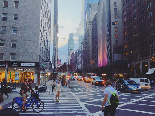 Анастасия Ковальская несколько лет подряд уезжает летом работать в Америку. Корреспондент “Ключ-Медиа” поговорила с девушкой о жизни за океаном, кредитах, работе и американской мечте