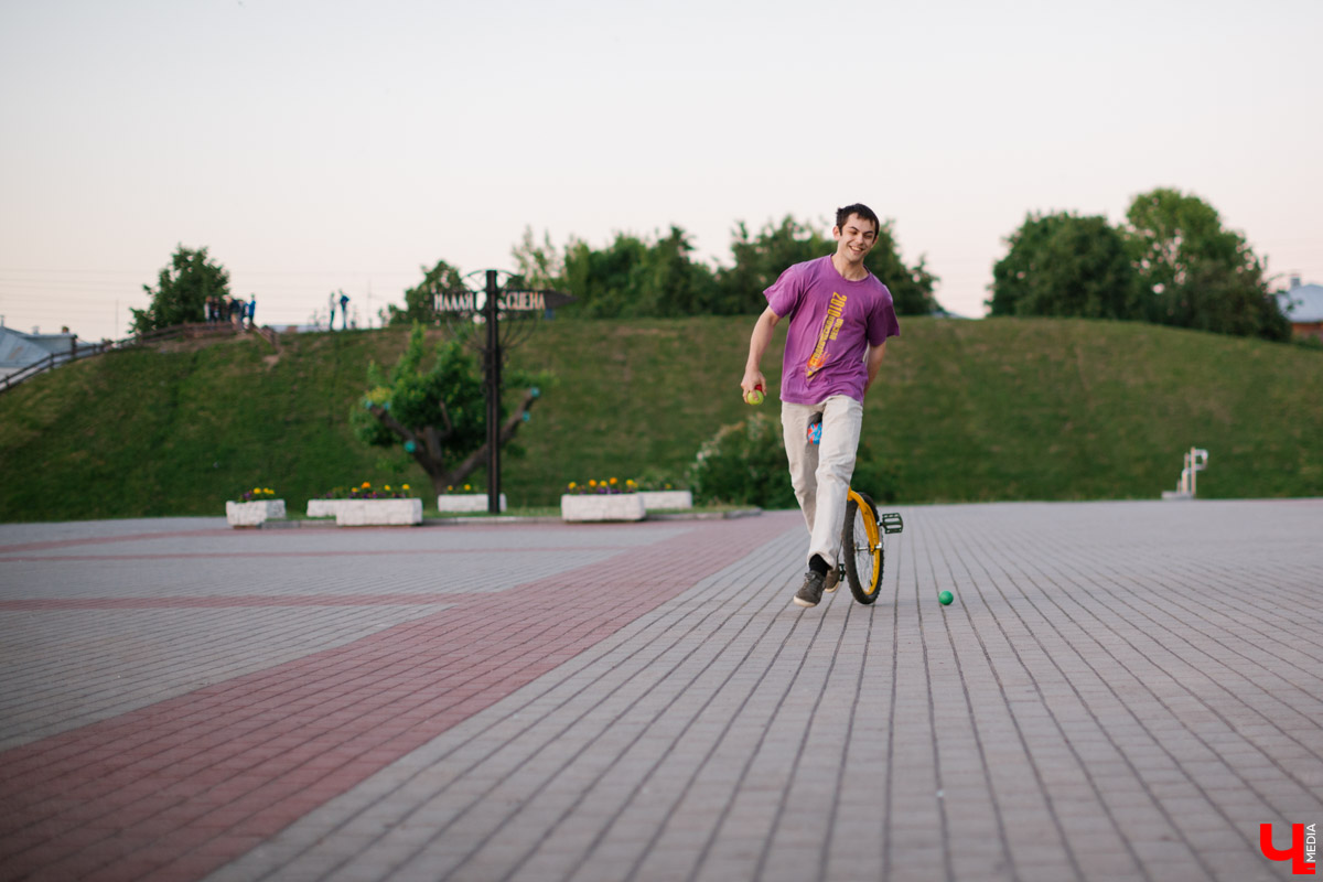 По Владимиру на уницикле