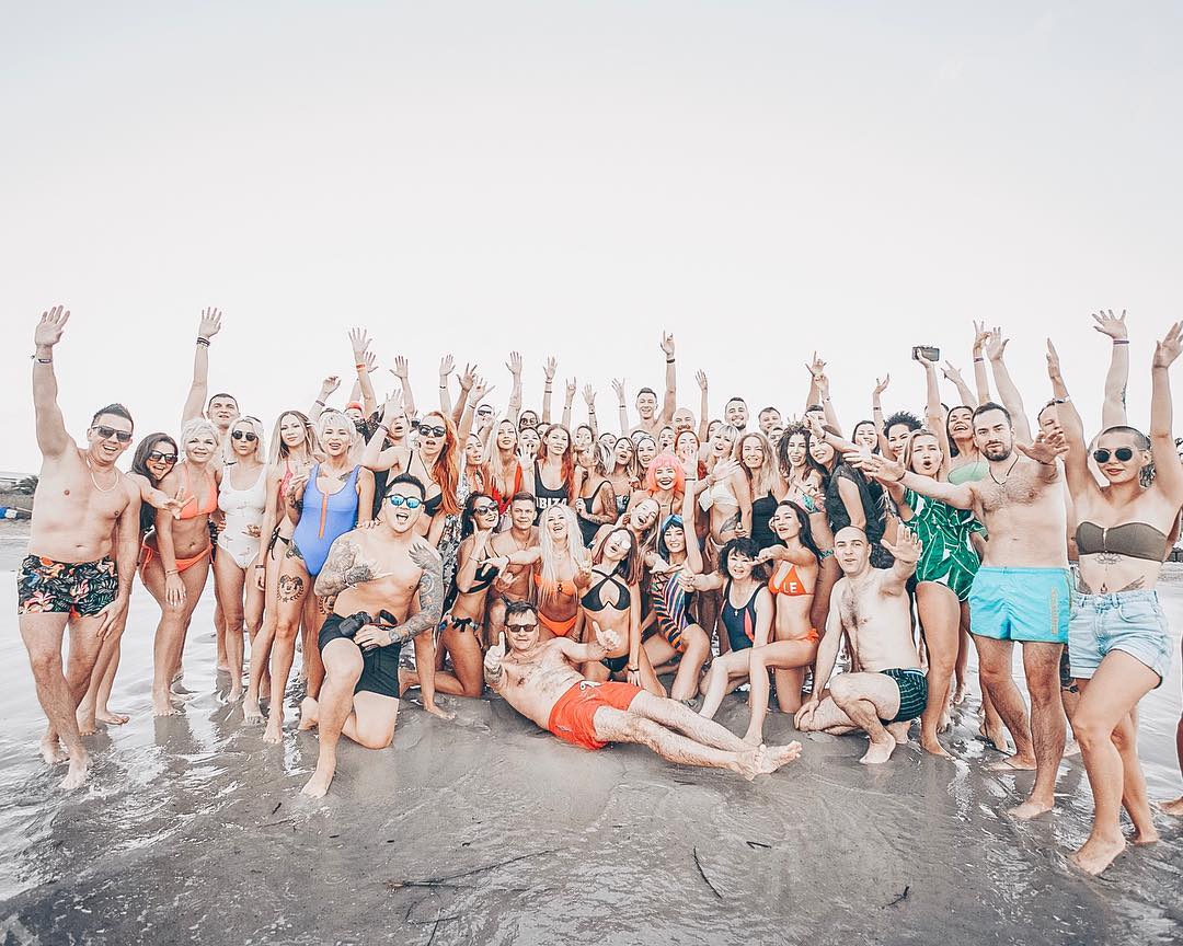Владимирский диджей Алекс Кокс вернулся с Ибицы и рассказал о лучших, на его взгляд, местах острова. И, конечно, о самых крутых вечеринках