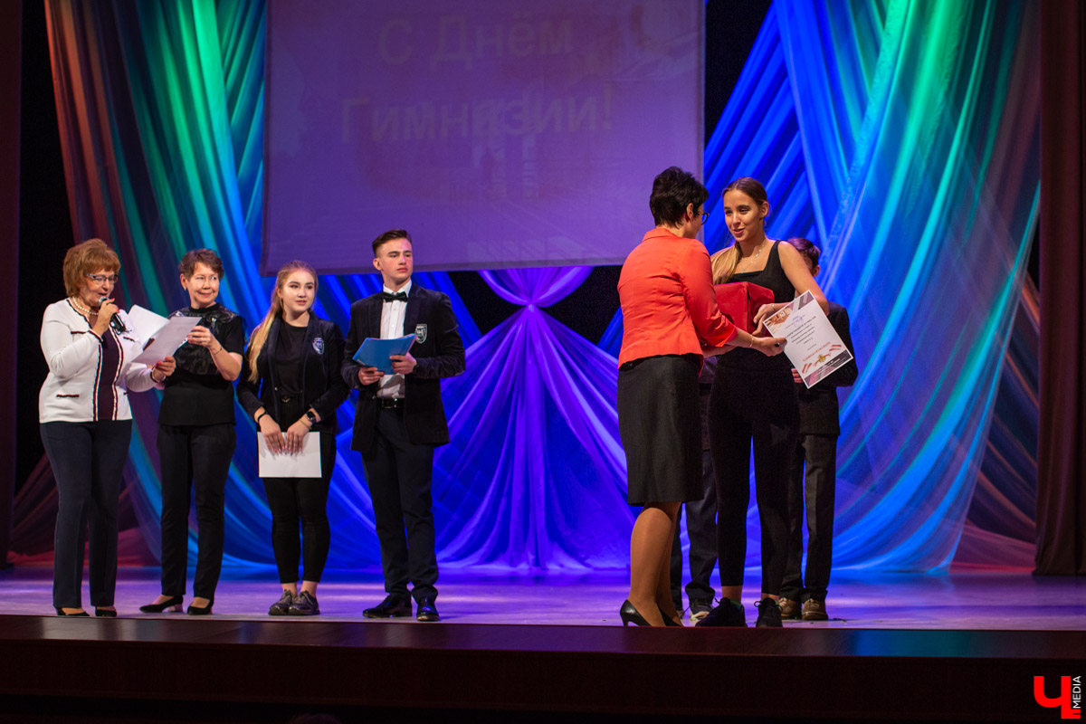 Профессия учителя. Что она скрывает в себе? Чтобы это узнать, мы заглянули во владимирскую гимназию № 23 и побеседовали с ее педагогами на всевозможные темы