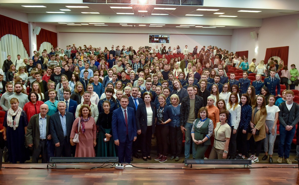 Первая женщина-космонавт Валентина Терешкова встретилась со студентами во Владимире и Владимирской области