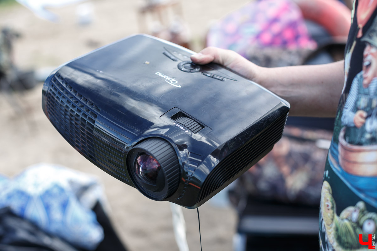 Двухэтажный плот во Владимире