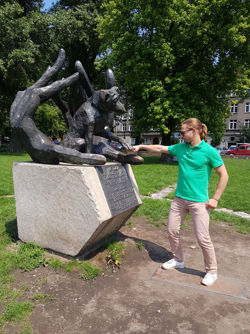 Владимирец Егор Дзюбенко живет в Германии и руководит научными исследованиями. В интервью биофизик рассказал о работе за границей и особенностях быта