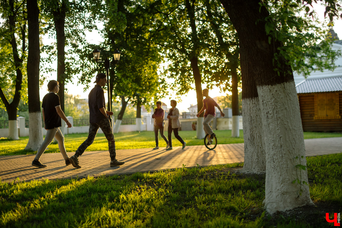 По Владимиру на уницикле