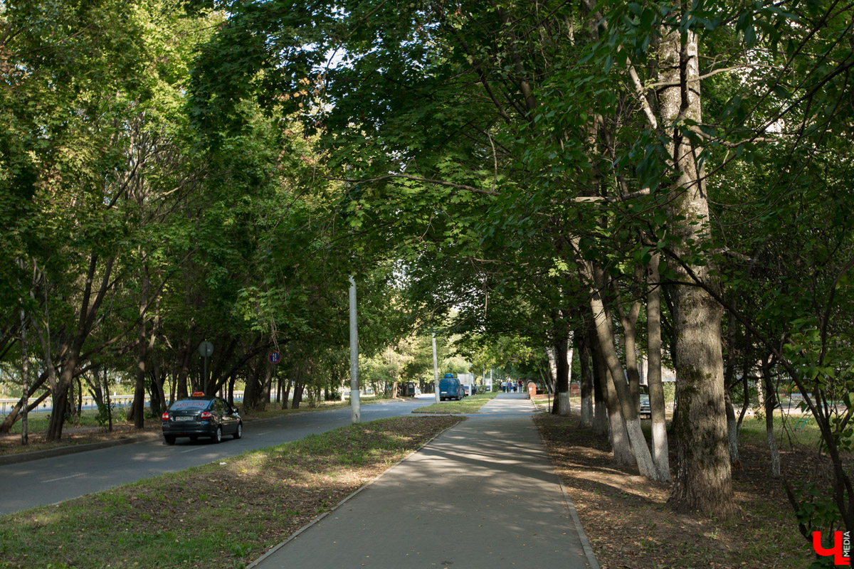 Прогулка по улице Растопчина с владимирцем Евгением Хроминым. История района, воспоминания из детства и культовые места