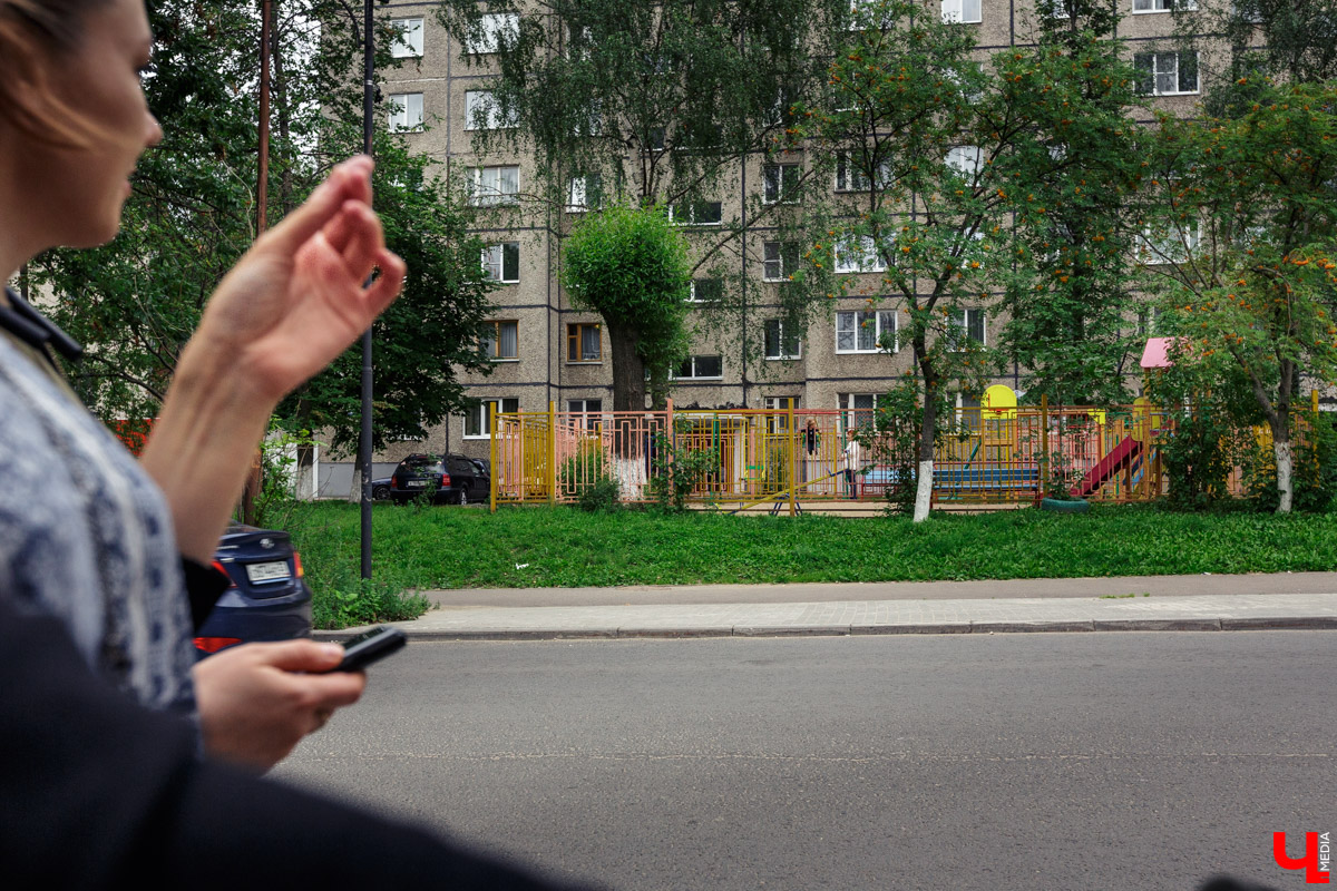 Корреспондент “Ключ-Медиа” прогулялась по улице Северной с двумя жительницами Владимира. Жена и мама малыша, а также не обремененная семейными обязательствами молодая девушка - обе высказали свою точку зрения о жизни в этом районе