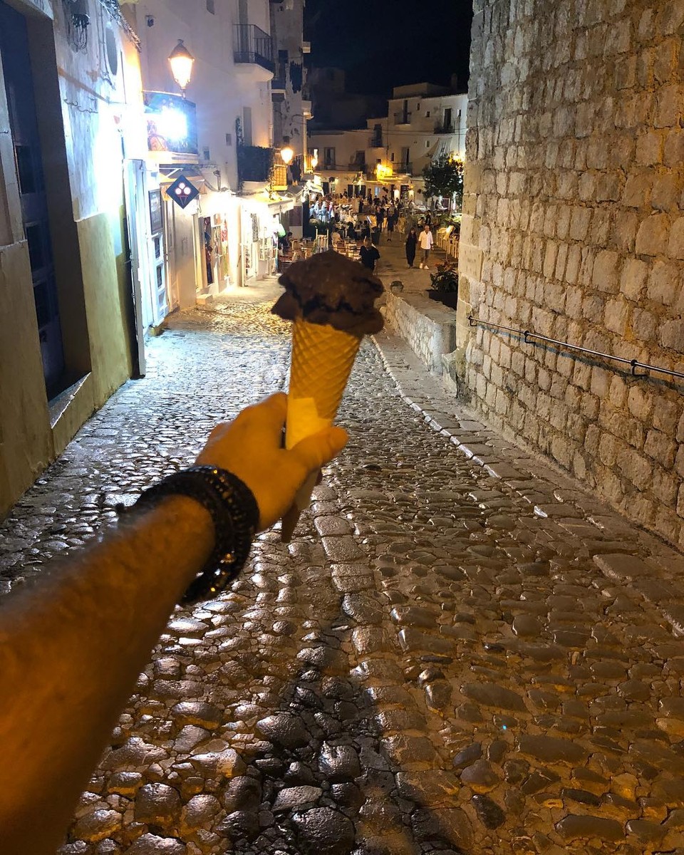 Владимирский диджей Алекс Кокс вернулся с Ибицы и рассказал о лучших, на его взгляд, местах острова. И, конечно, о самых крутых вечеринках