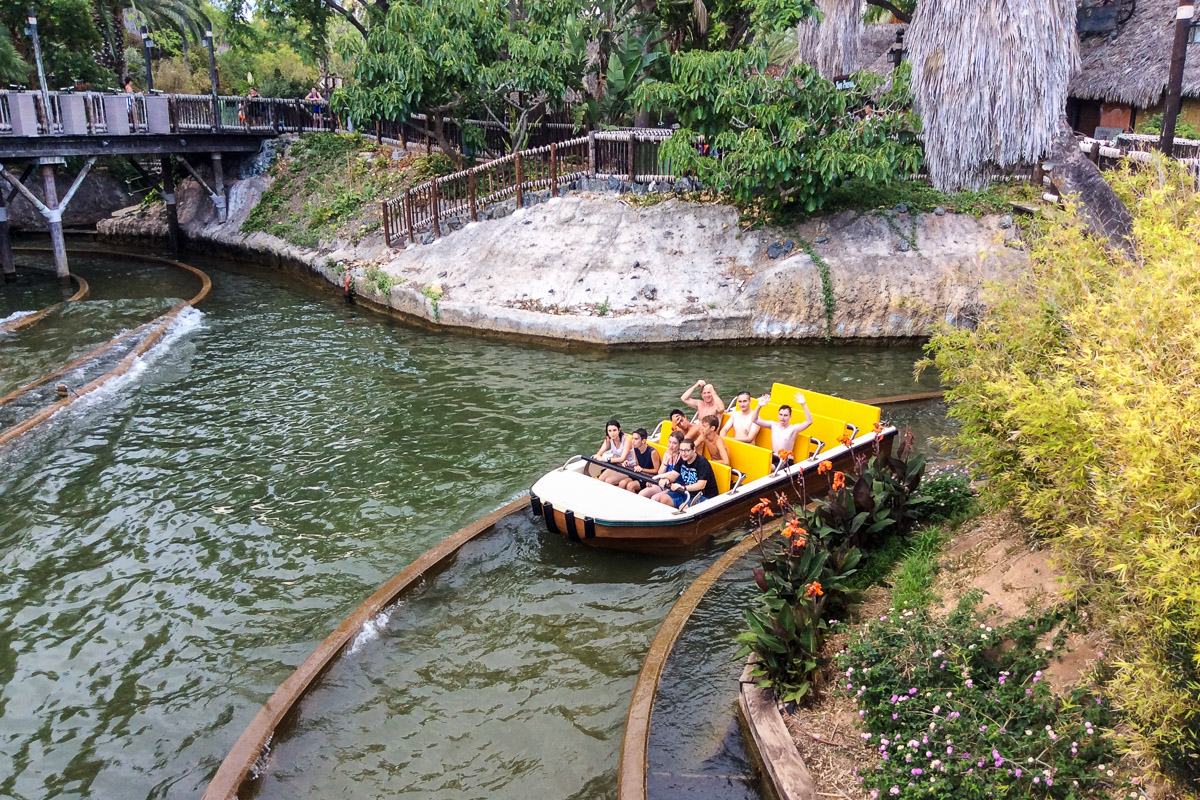 Владимирец Никита Димитрюк побывал в Испании и три дня провел в парке развлечений “Порт Авентура”. Он составил свой рейтинг самых захватывающих аттракционов