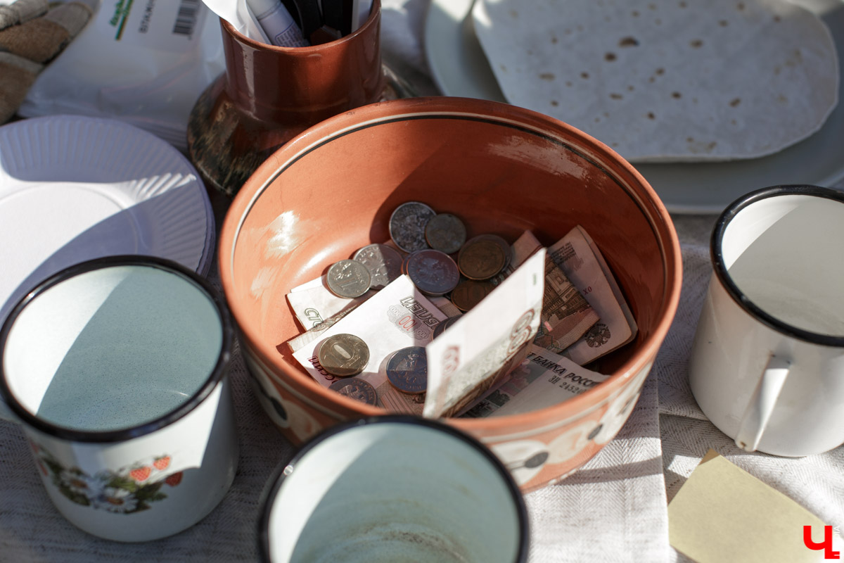 9 августа во Владимире прошла очередная акция в поддержку приближающегося Ресторанного дня. У памятника Диктору Левитану был открыт ресторан Лепёха-Лепёха