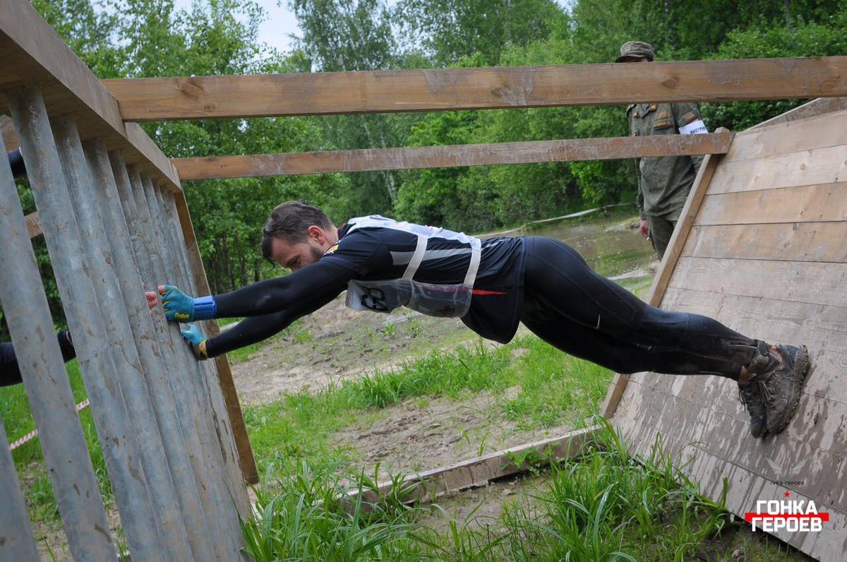 10 километров и 60 препятствий: владимирский бизнесмен на «Гонке героев»