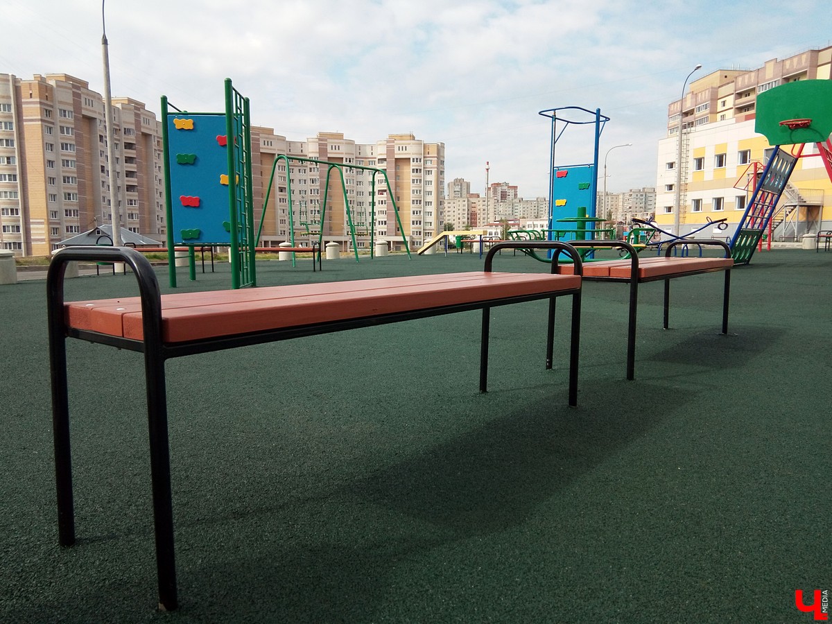 Территория возле школы 49 во Владимире