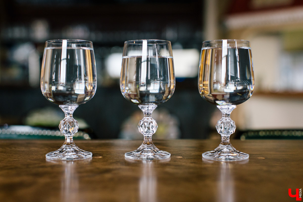 Бармен-дегустатор определил самую вкусную родниковую воду во Владимире