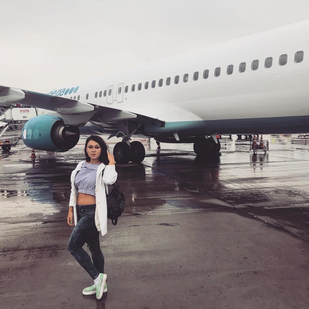 Ксения Юшина приняла участие в программе “Давай поженимся”. Продюсеры нашли девушку сами в соцсетях. Свою любовь Ксения не нашла и рассказала, как проходят съемки популярного ток-шоу