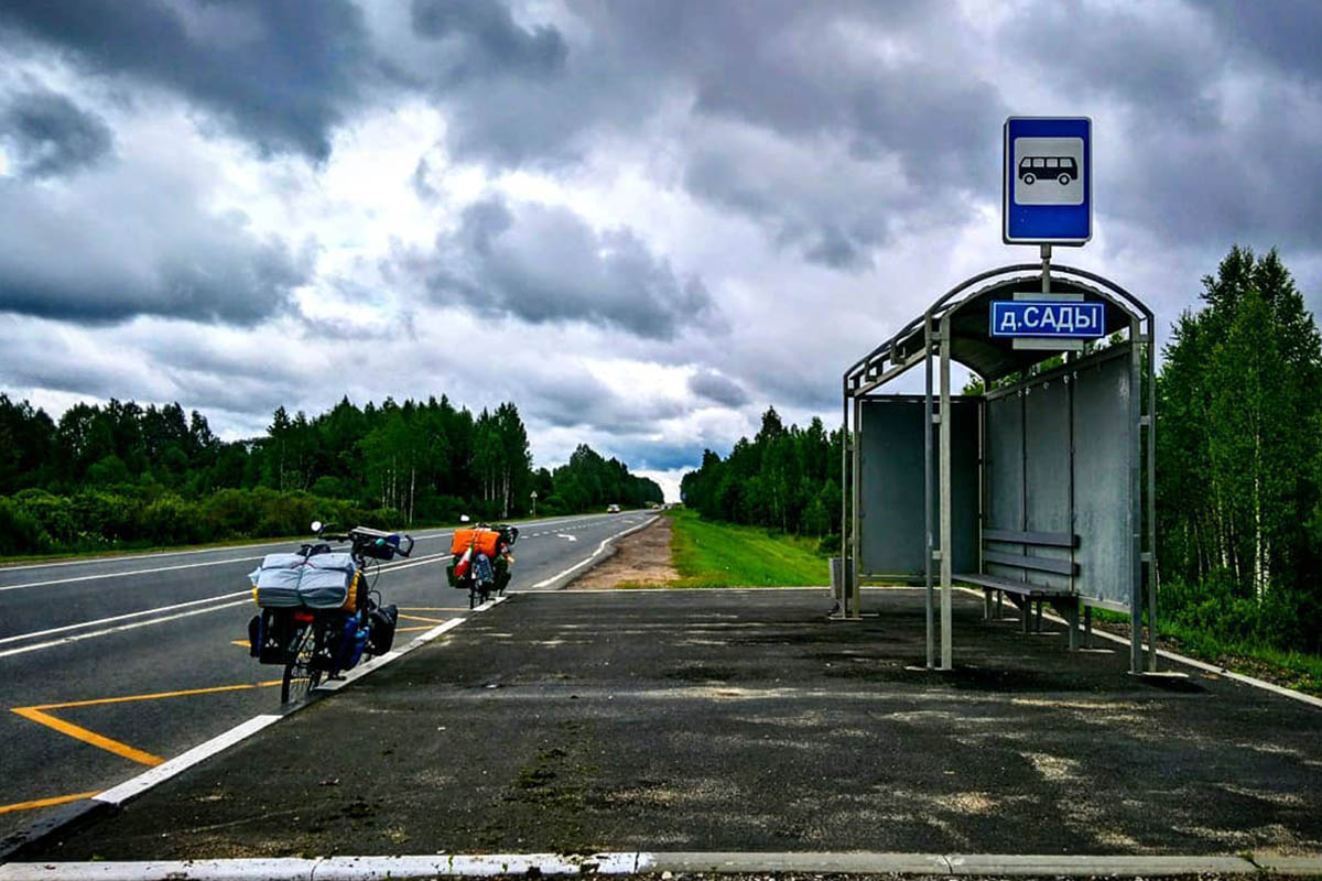 Итальянская пара Андреа Праделла и Елена Тасси отправились в кругосветное велопутешествие и проехали через город Владимир