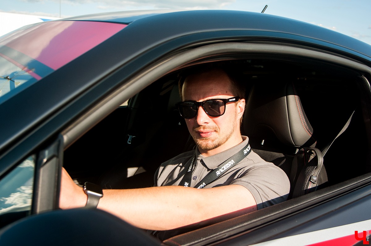 Известный тюнингёр Илья Курицын переделал свою Toyota GT86. Основой нового дизайна стали колеса от Lamborghini Speedline и карбоновый спойлер